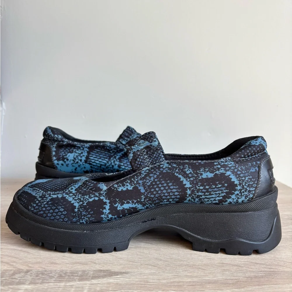 Hot Lava Chunky Mary Jane Shoes Blue Snake Print Size 8